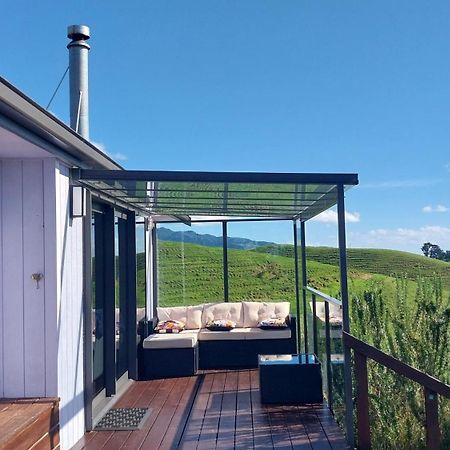 Cosy Country Cottage On A Sunny Hill New Plymouth Exterior photo