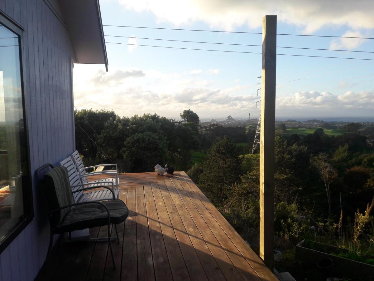 Cosy Country Cottage On A Sunny Hill New Plymouth Exterior photo