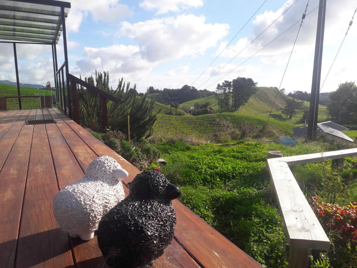 Cosy Country Cottage On A Sunny Hill New Plymouth Exterior photo